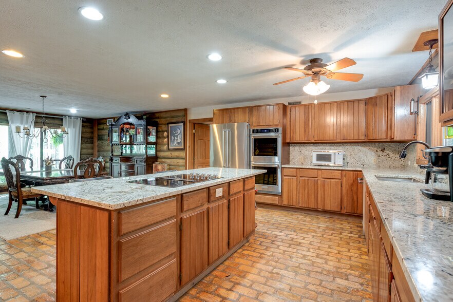 More Photos Of 4032 Highway 48 W, Mccomb Specialty For Sale