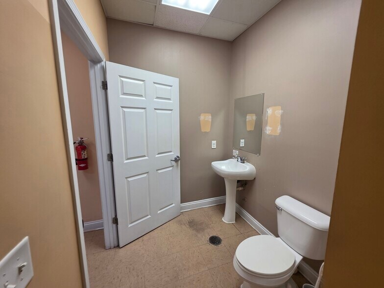 More Photos Of 12220 Panama City Beach Pky, Panama City Beach Office For Lease