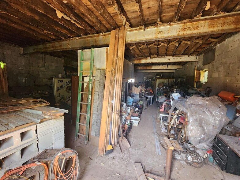 More Photos Of 207 Exchange st, Blue River Warehouse For Sale