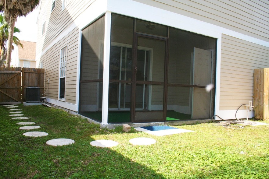 More Photos Of 128 Douglas Rd W, Oldsmar Apartments For Sale