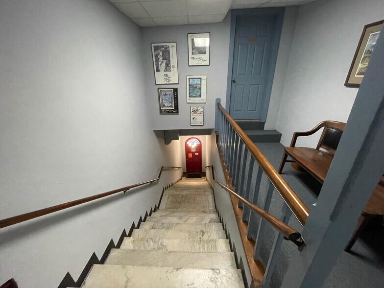 More Photos Of 1423 Washington St, Clarkesville Storefront Retail Office For Lease