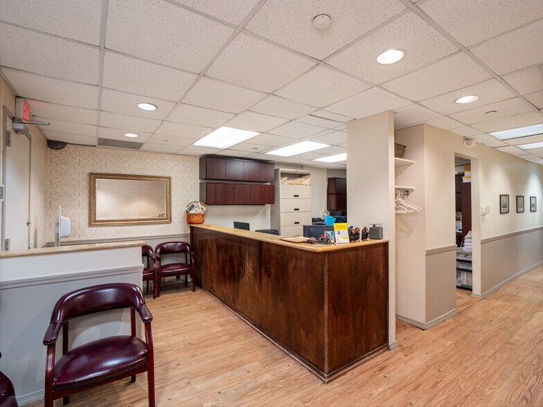 More Photos Of 184-188 E 70th St, New York Apartments For Sale