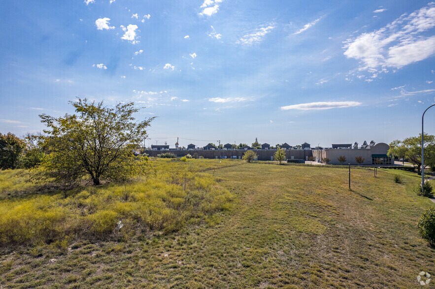 More Photos Of 5601 Basswood Blvd, Fort Worth Land For Sale