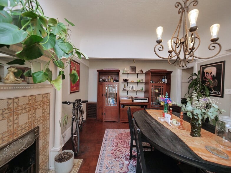 More Photos Of 1901-1903 H St, Sacramento Apartments For Sale