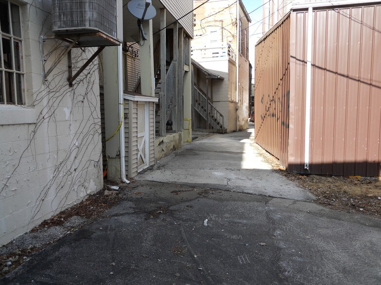 More Photos Of 115 S Main St, Vassar Office Residential For Lease