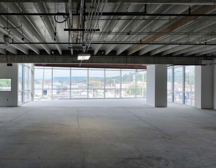 More Photos Of 1000 N Cameron St, Harrisburg Flex For Lease