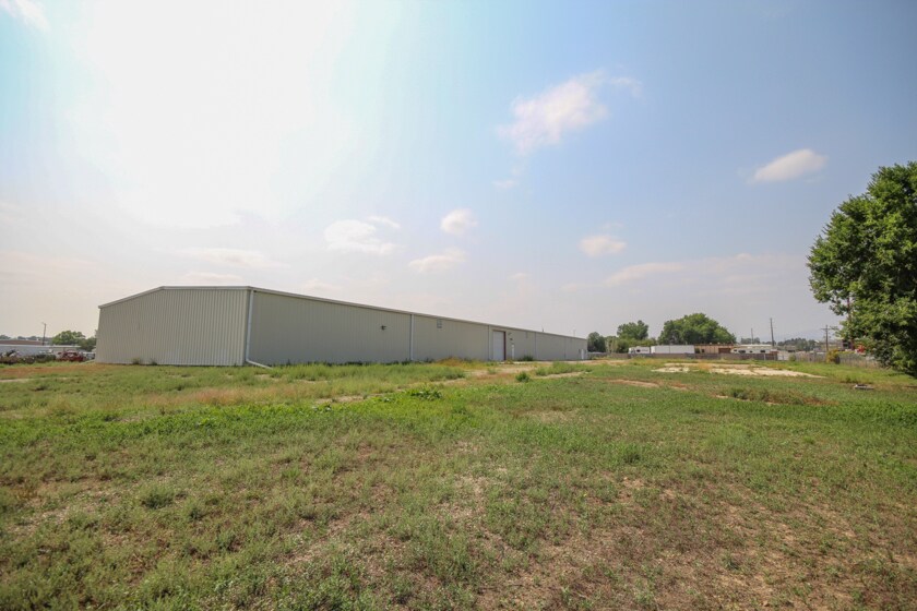 More Photos Of 1020 S Garfield Ave, Loveland Warehouse For Sale