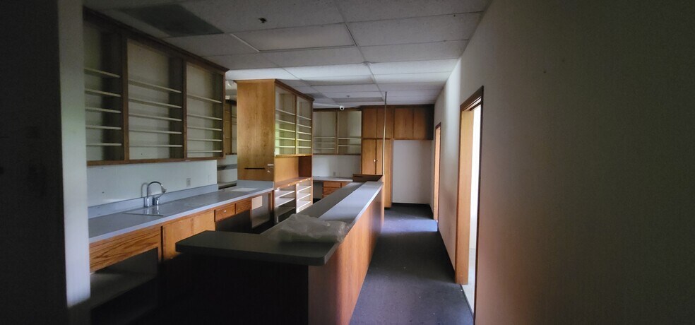 More Photos Of 999 N Tustin Ave, Santa Ana Office For Sale