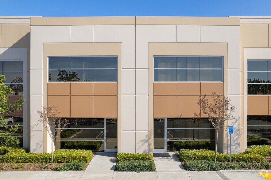 More Photos Of 16 Goodyear, Irvine Light Manufacturing For Lease