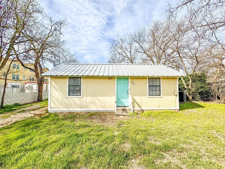 More Photos Of 1425 W Groesbeck St, Stephenville Apartments For Sale