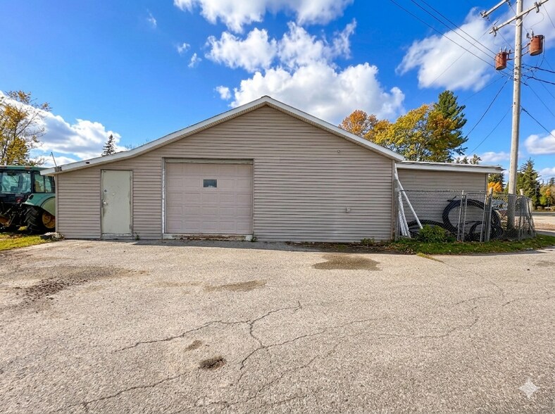 More Photos Of 8925 S Kasson St, Cedar General Retail For Sale