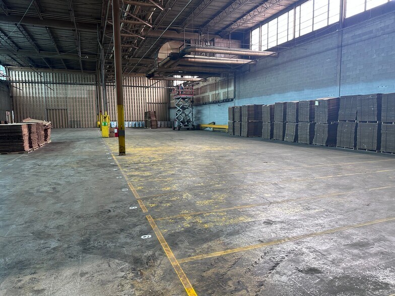 More Photos Of 4500-4550 Kishwaukee St, Rockford Manufacturing For Lease