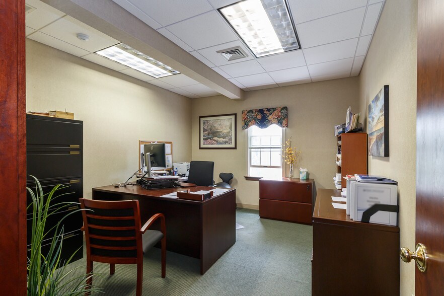 More Photos Of 683 Main St, Osterville Office For Sale