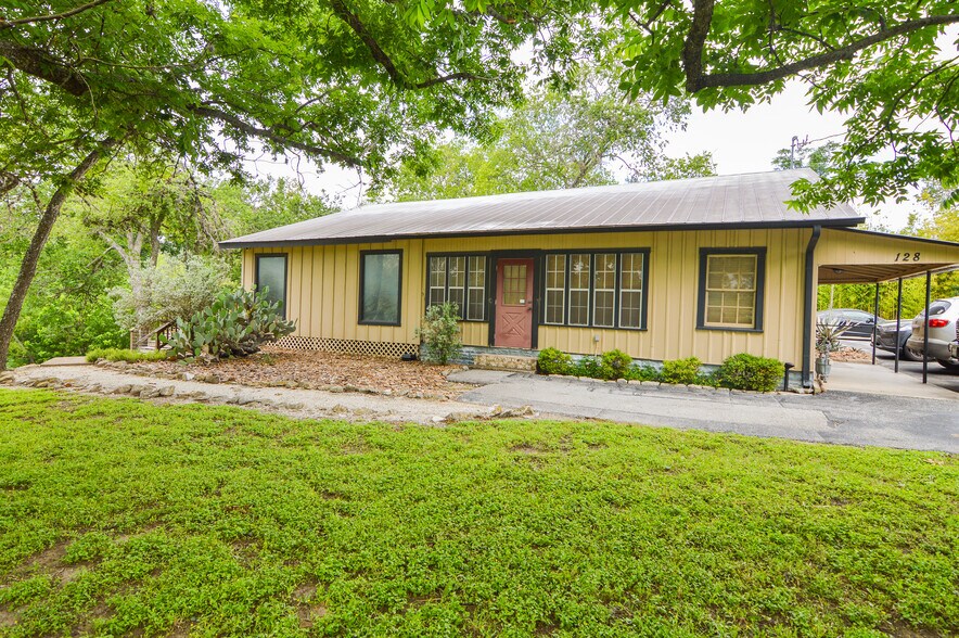 More Photos Of 128 W Theissen St, Boerne Land For Sale