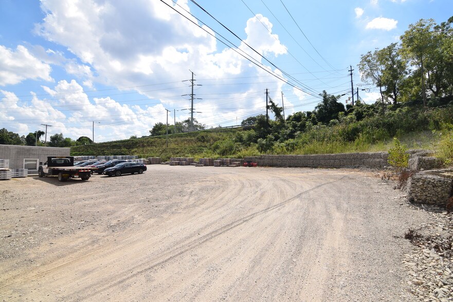 More Photos Of 5000 Van Epps Rd, Brooklyn Heights Warehouse For Lease