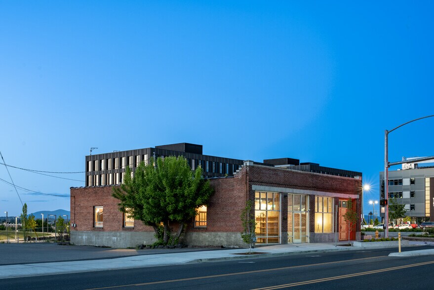 More Photos Of 429-431 E Sprague Ave, Spokane Freestanding For Lease