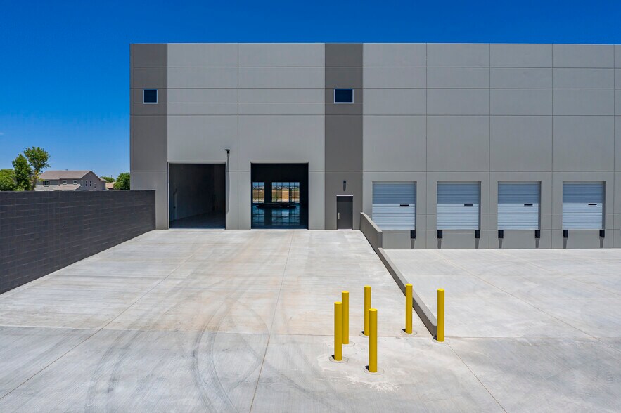 More Photos Of 4465 E Nunneley Rd, Gilbert Warehouse For Lease