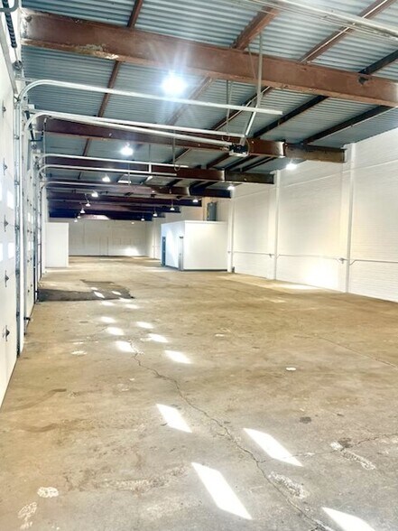 More Photos Of 7210 Carnegie Ave, Cleveland Warehouse For Lease