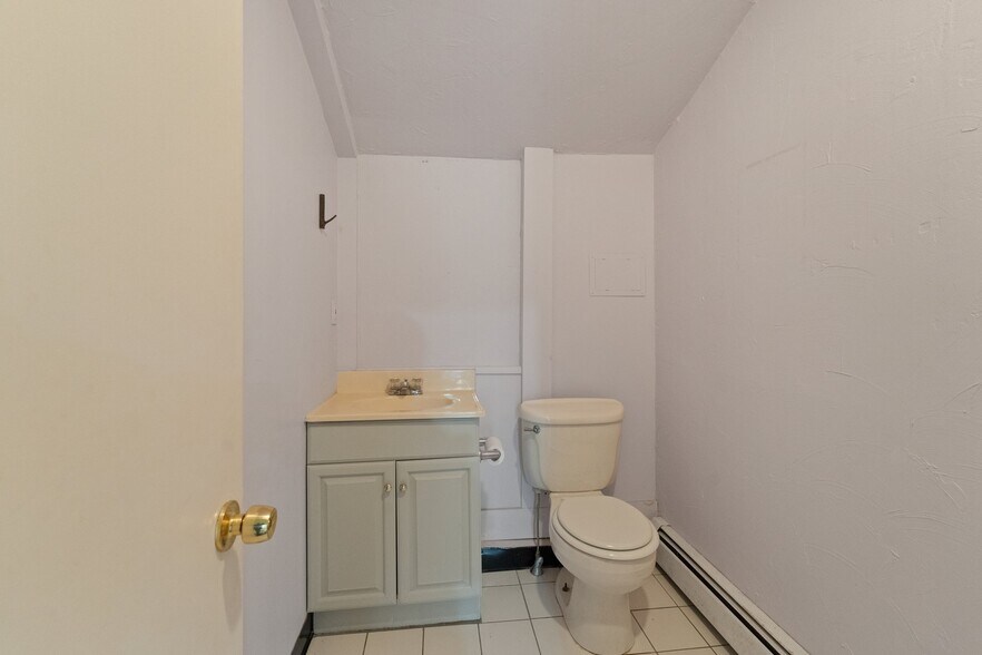 More Photos Of 4372 Post Rd, East Greenwich Office Residential For Sale
