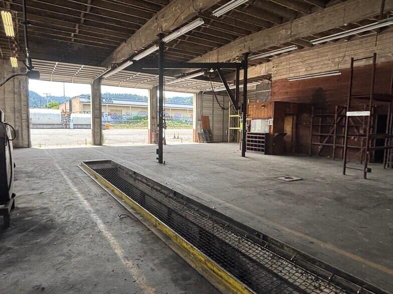 More Photos Of 3147 NW Front Ave, Portland Warehouse For Sale