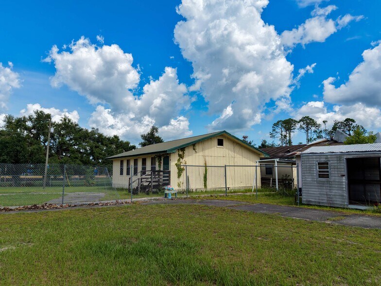 More Photos Of 502 N Center St, Perry Schools For Sale