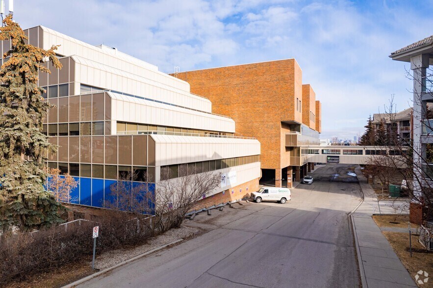 More Photos Of 8500 Macleod Trl SE, Calgary Office For Lease