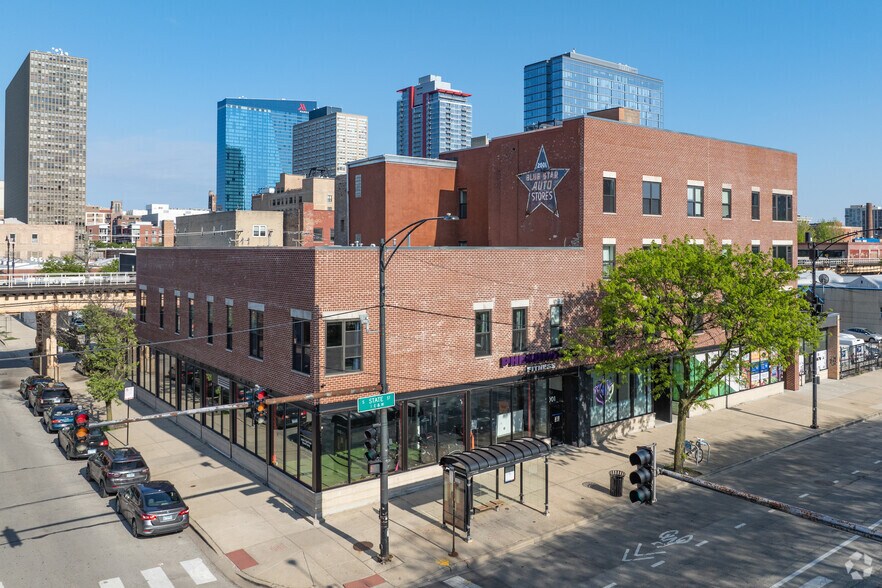 Primary Photo Of 2001 S State St, Chicago Apartments For Lease