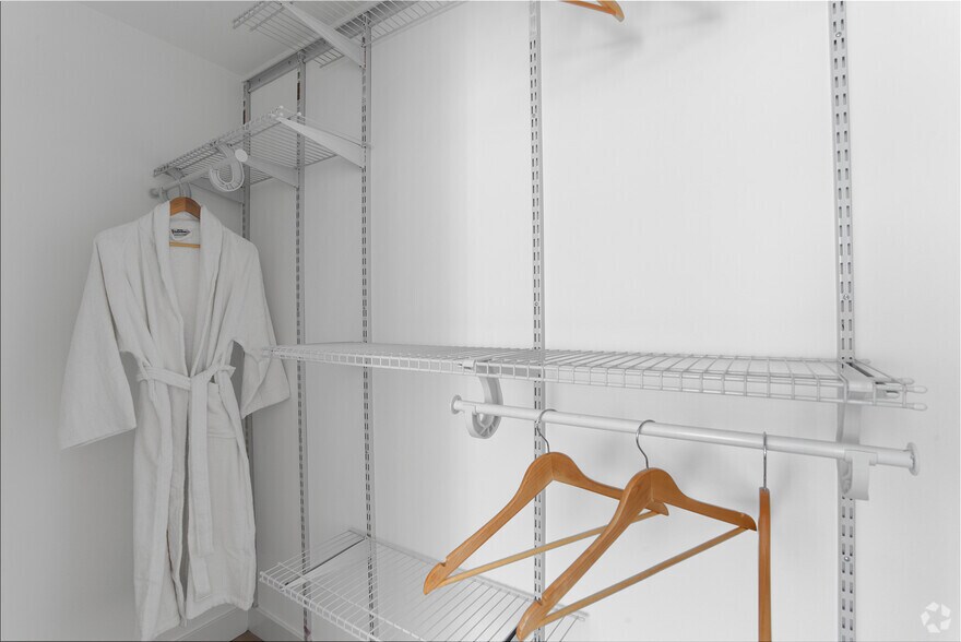 More Photos Of 10568 Gateway Promenade, El Monte Apartments For Lease