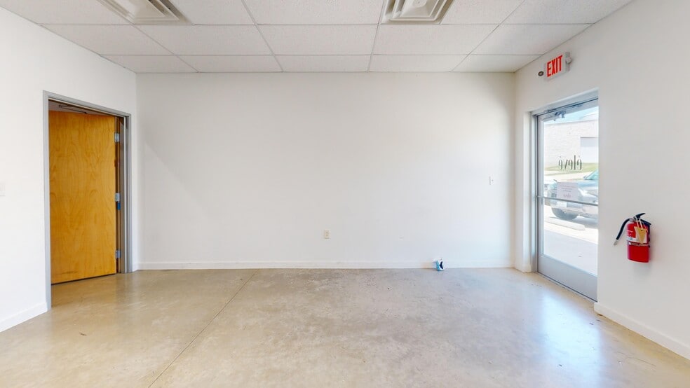 More Photos Of 12112 Anderson Mill Rd, Cedar Park Warehouse For Sale