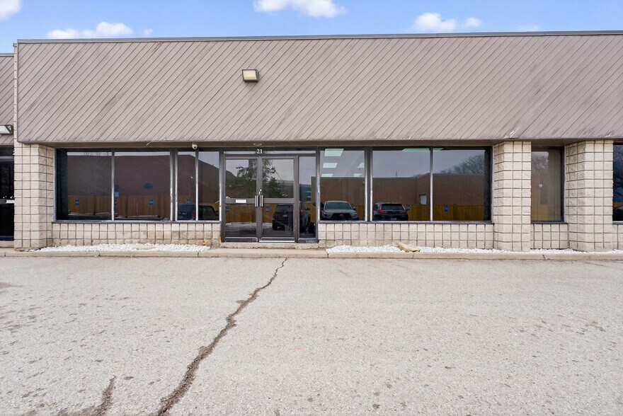 More Photos Of 570 Hood Rd W, Markham Service For Sale