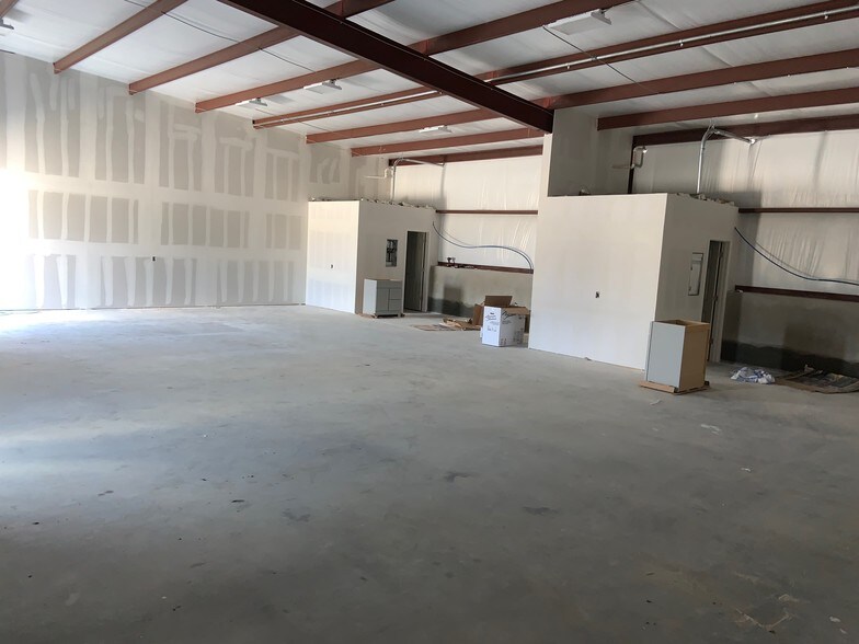 More Photos Of 22108 Hwy 71 W, Spicewood Light Manufacturing For Lease
