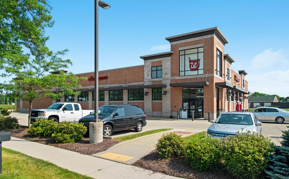 Primary Photo Of W62N190 Washington Ave, Cedarburg Drugstore For Sale