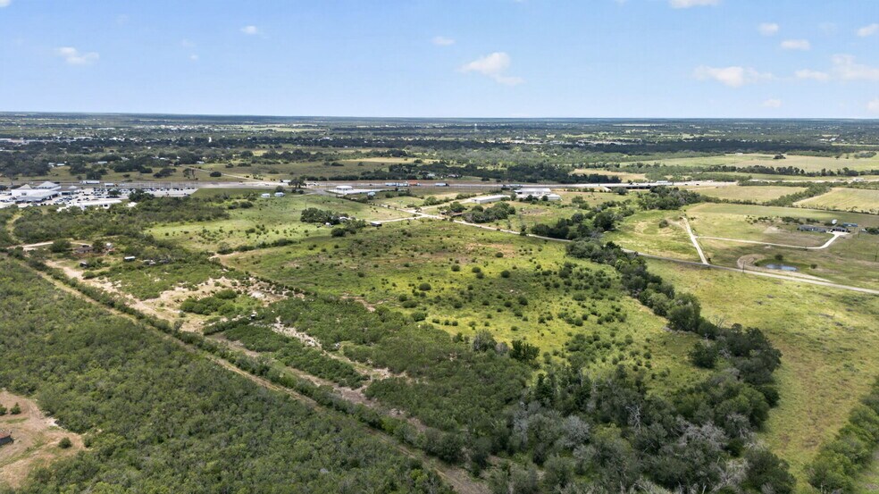 More Photos Of 180 County Road 777, Devine Land For Sale