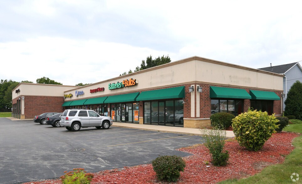 More Photos Of 1565 Dekalb Ave, Sycamore Unknown For Lease