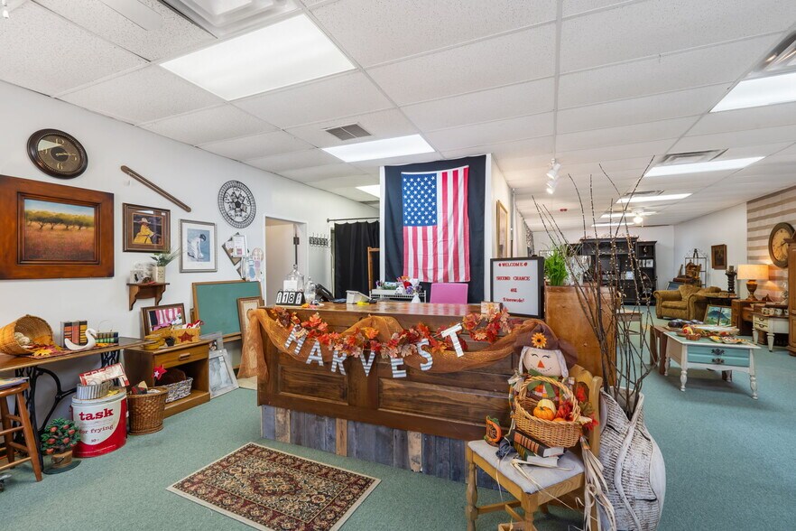 More Photos Of 1875 N State Highway CC, Nixa General Retail For Lease