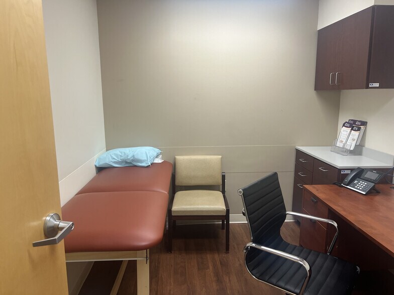 More Photos Of 75 Thomas Johnson Dr, Frederick Medical For Sale