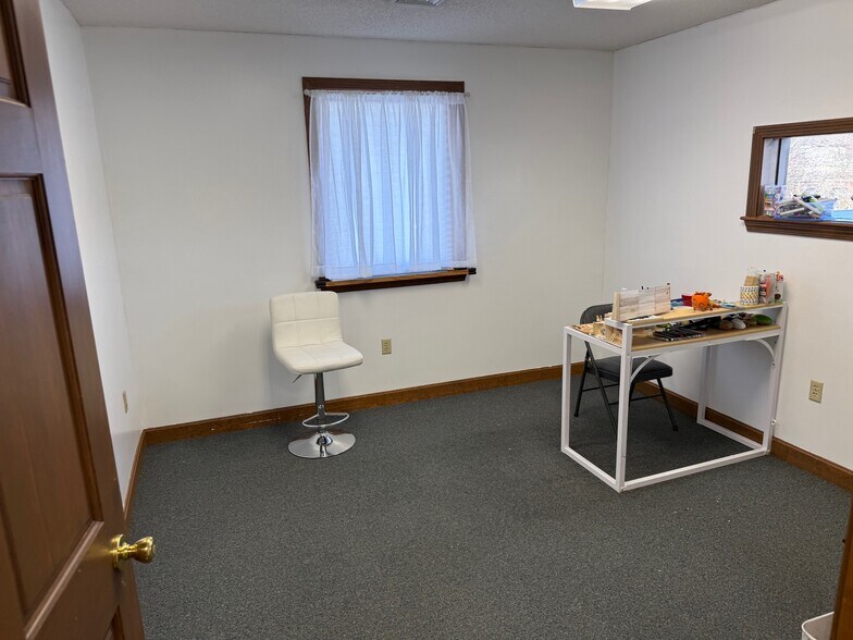 More Photos Of 63 Myron St, West Springfield Freestanding For Lease