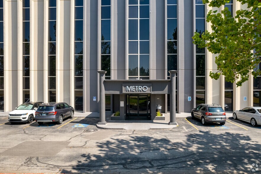 More Photos Of 2525 NW Expressway St, Oklahoma City Office For Lease