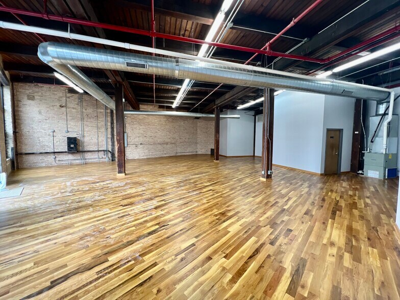 More Photos Of 1000 N Halsted St, Chicago Loft Creative Space For Lease