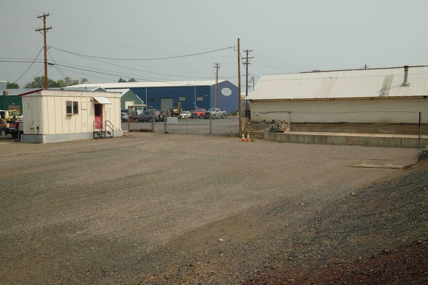 More Photos Of 205 SE Railroad Blvd, Redmond Warehouse For Lease