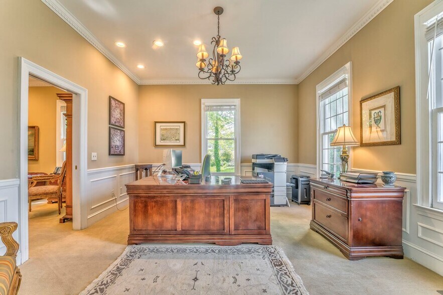 More Photos Of 417 Court St, Calhoun Office For Sale