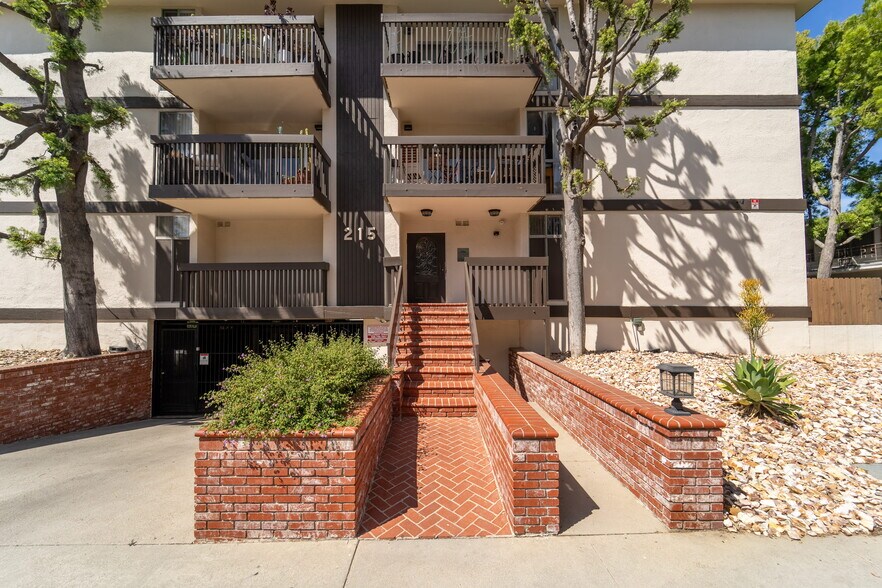 More Photos Of 215 S Madison Ave, Pasadena Apartments For Sale