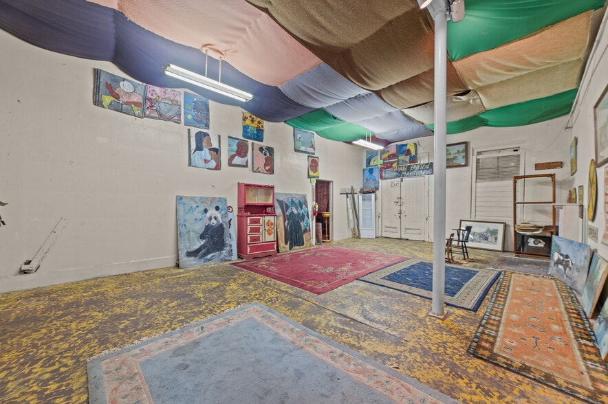 More Photos Of 115 N Queen St, Kinston General Retail For Sale