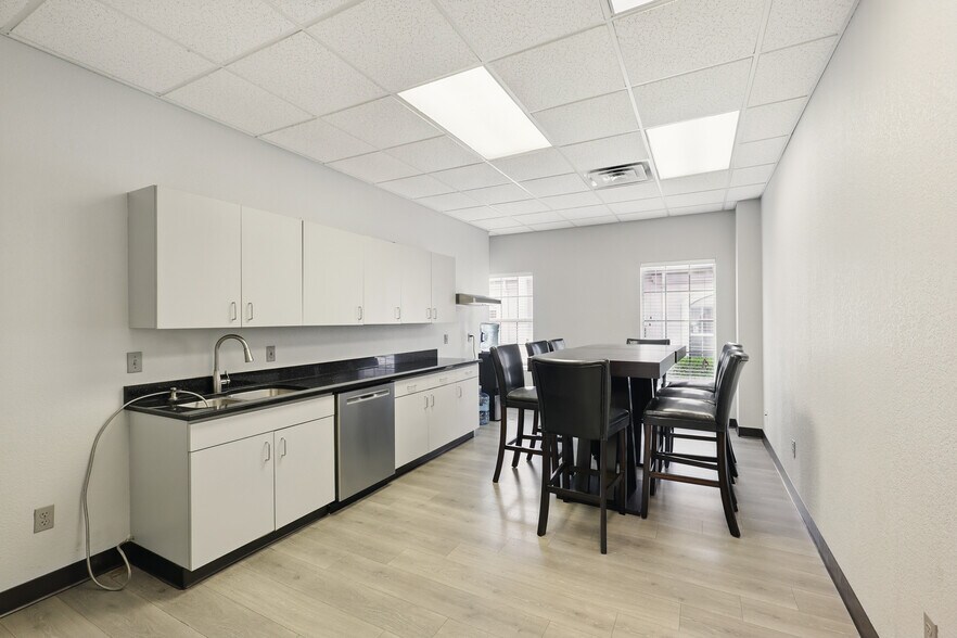 More Photos Of 5152 Village Creek Dr, Plano Office For Lease