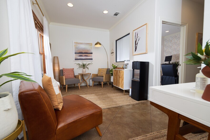More Photos Of 11183 Circle, Austin Office For Lease