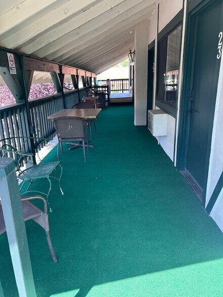 More Photos Of 14 Saint Andrews Rd, Valley Springs Hotel For Sale