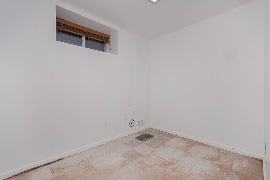 More Photos Of 1330-1332 Rockland Ave, Staten Island Medical For Sale