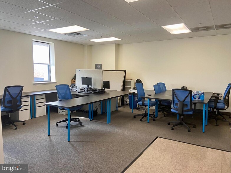 More Photos Of 240-254 Airport Rd, Winchester Light Distribution For Sale