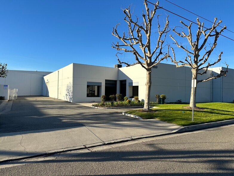 More Photos Of 1850 W Collins Ave, Orange Manufacturing For Lease