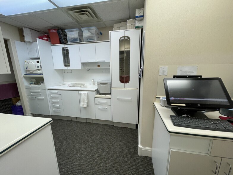 More Photos Of 1802 N State St, Orem Medical For Lease